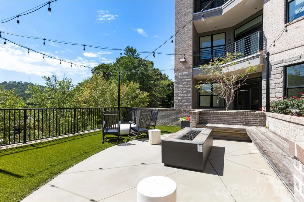55 S Market Street #416 Asheville, NC 28801