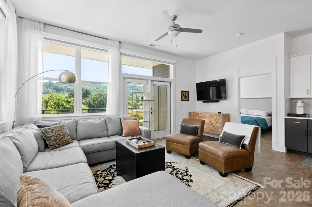 55 S Market Street #416 Asheville, NC 28801