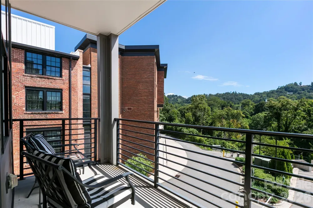 55 S Market Street #416 Asheville, NC 28801