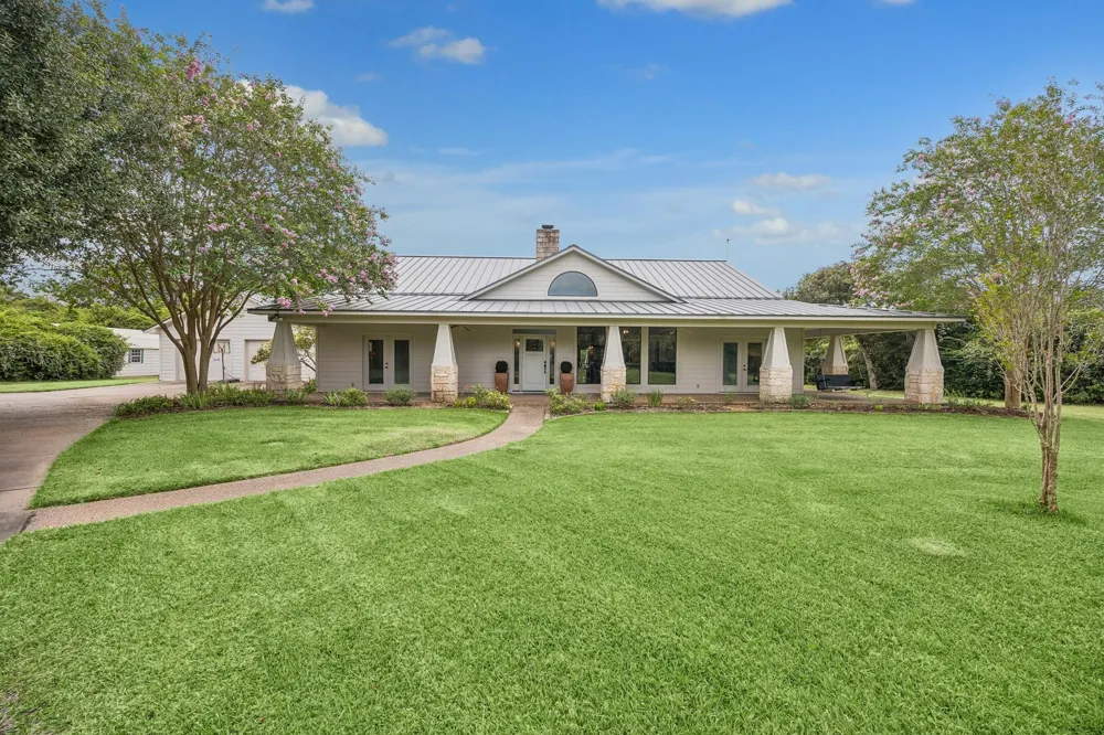 440 Piney Creek Road Road Bellville, TX 77418
