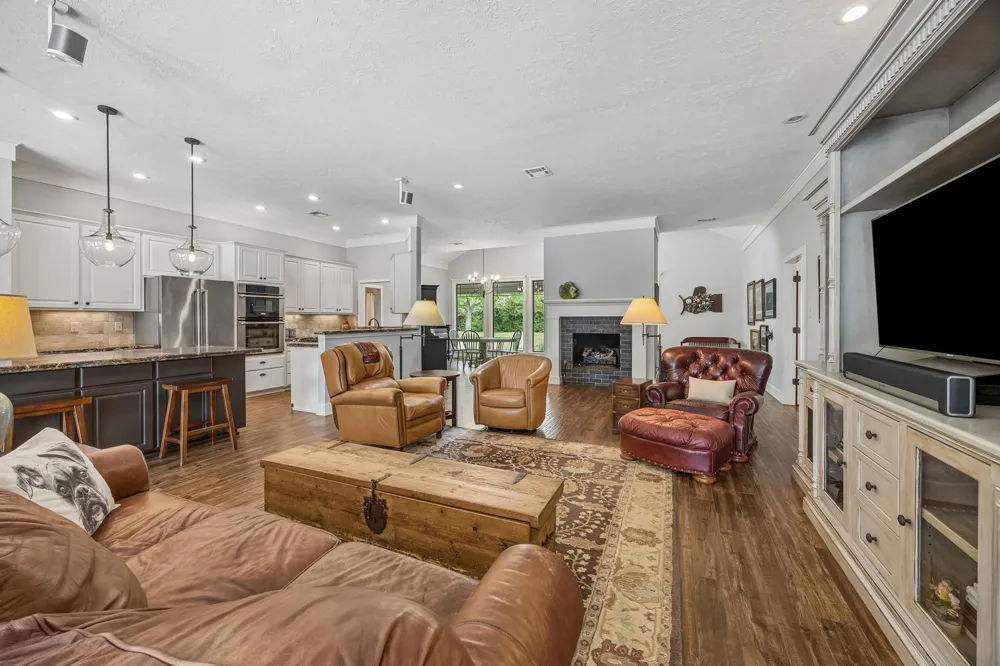 440 Piney Creek Road Road Bellville, TX 77418