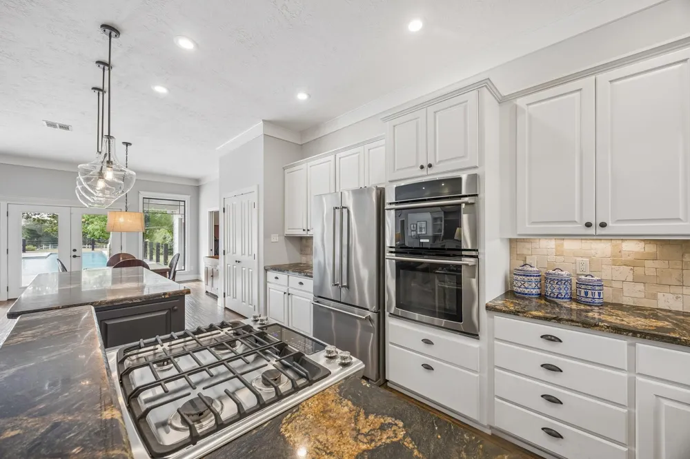 440 Piney Creek Road Road Bellville, TX 77418