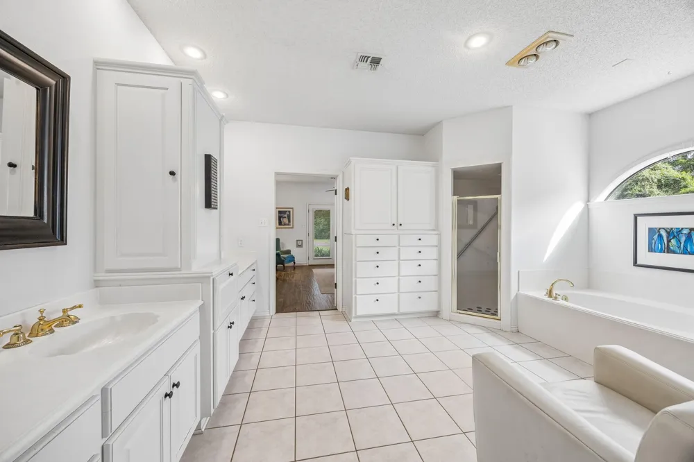 440 Piney Creek Road Road Bellville, TX 77418