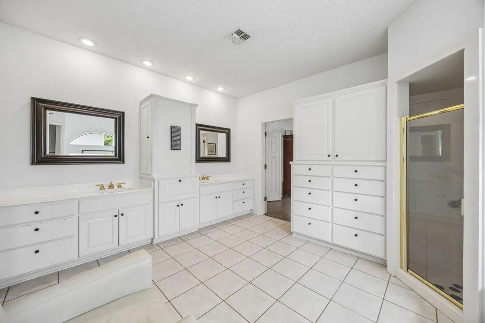 440 Piney Creek Road Road Bellville, TX 77418