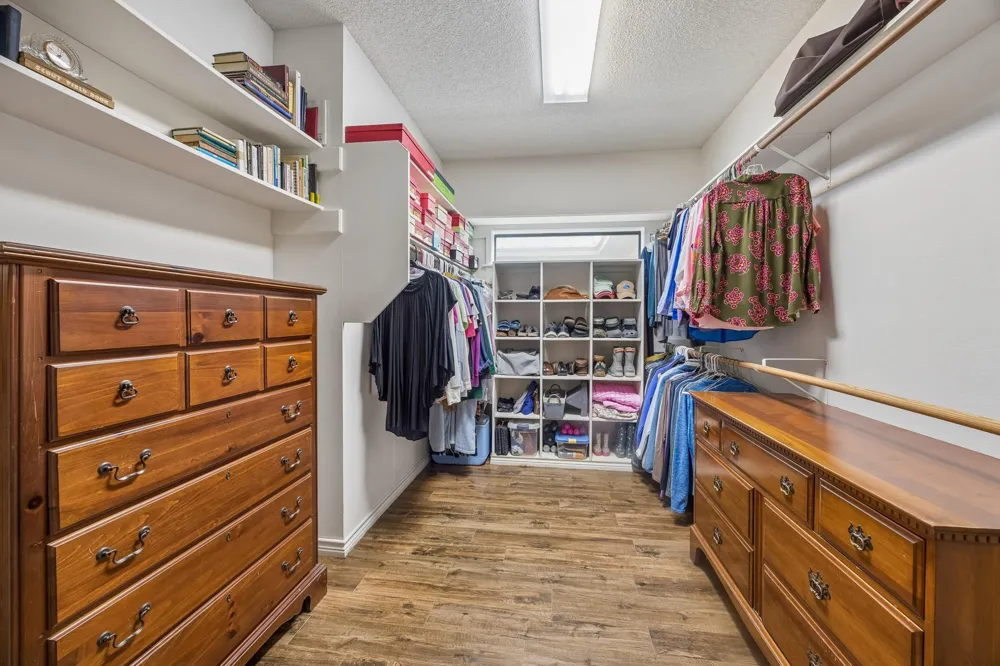 440 Piney Creek Road Road Bellville, TX 77418