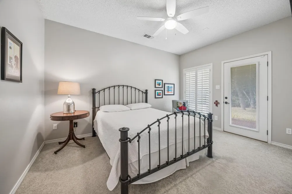 440 Piney Creek Road Road Bellville, TX 77418