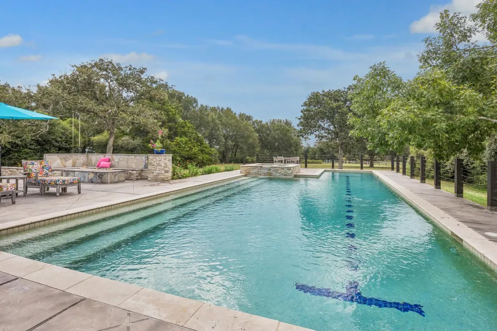 440 Piney Creek Road Road Bellville, TX 77418