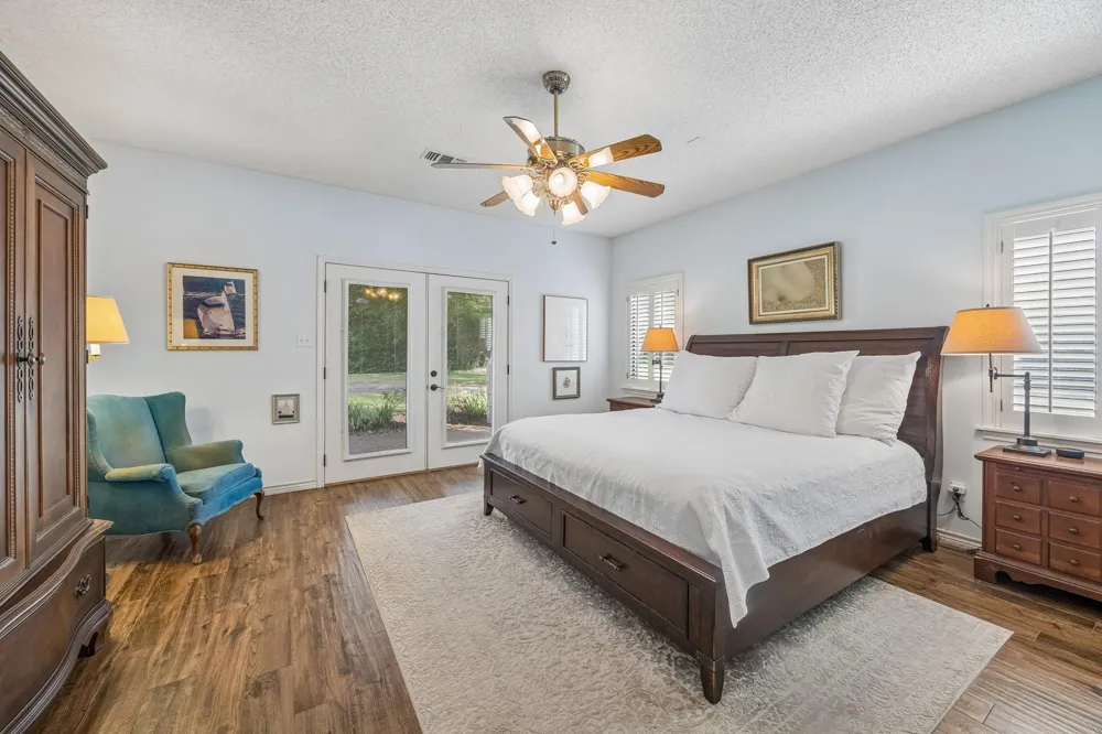 440 Piney Creek Road Road Bellville, TX 77418