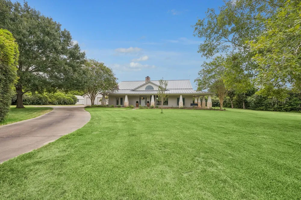 440 Piney Creek Road Road Bellville, TX 77418