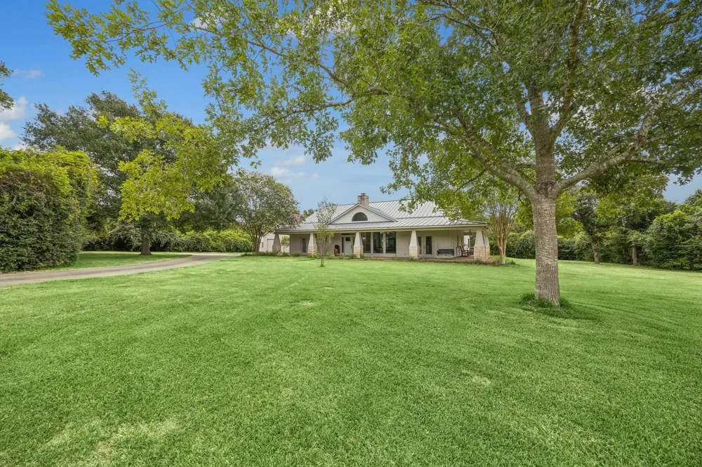 440 Piney Creek Road Road Bellville, TX 77418