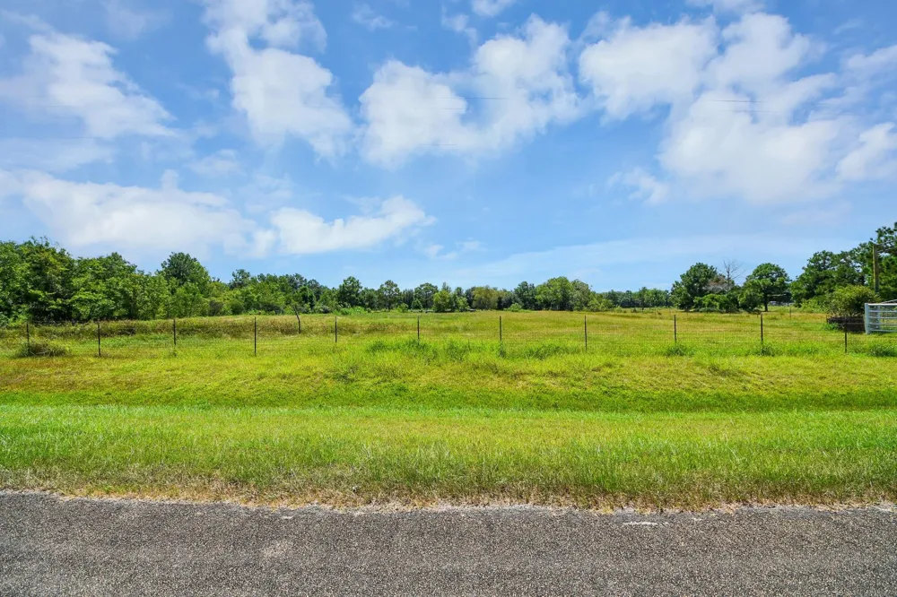 4374 Belton Lane Lane Anahuac, TX 77514