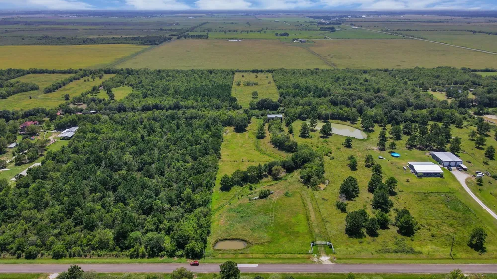 4374 Belton Lane Lane Anahuac, TX 77514
