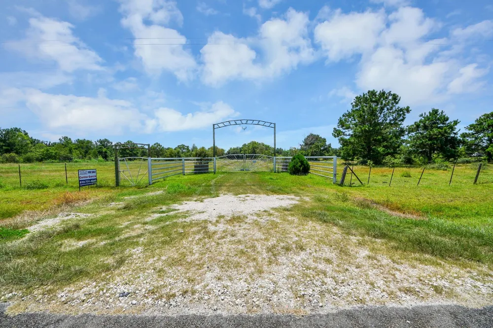 4374 Belton Lane Lane Anahuac, TX 77514