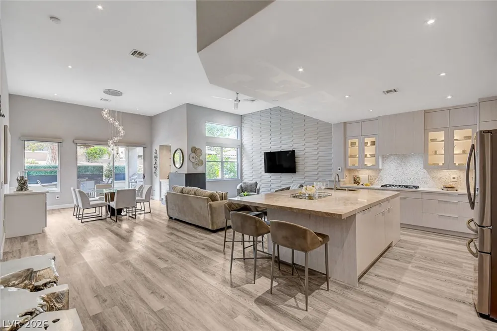 1913 Summer Pine Court #102 Las Vegas, NV 89134