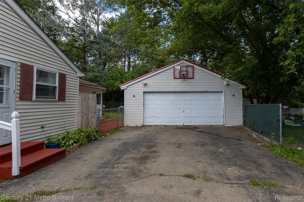5101 Marilyn Drive Genesee Charter Township, MI 48506