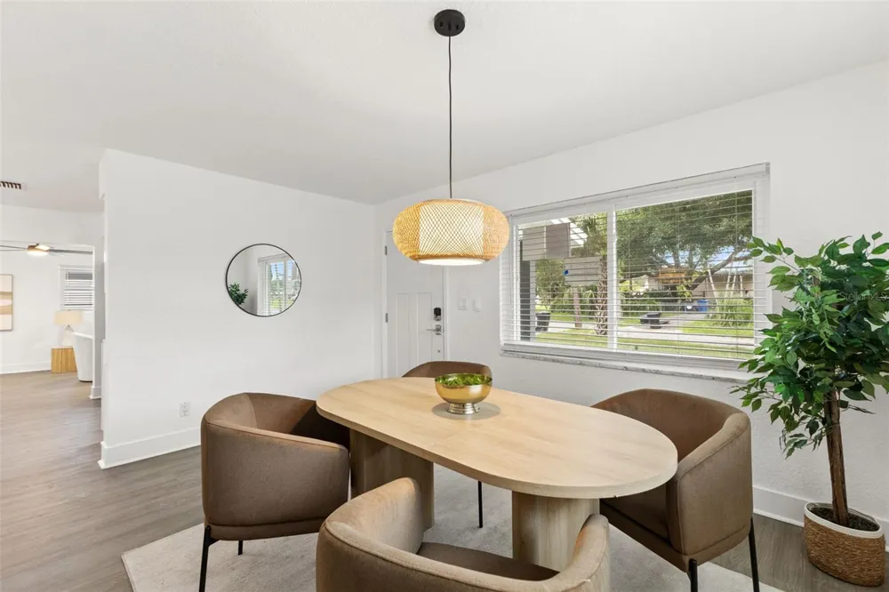 977 27TH AVENUE S St Petersburg, FL 33705
