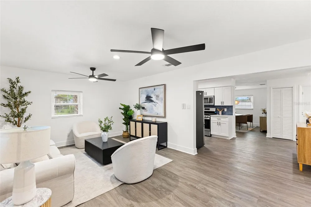 977 27TH AVENUE S St Petersburg, FL 33705
