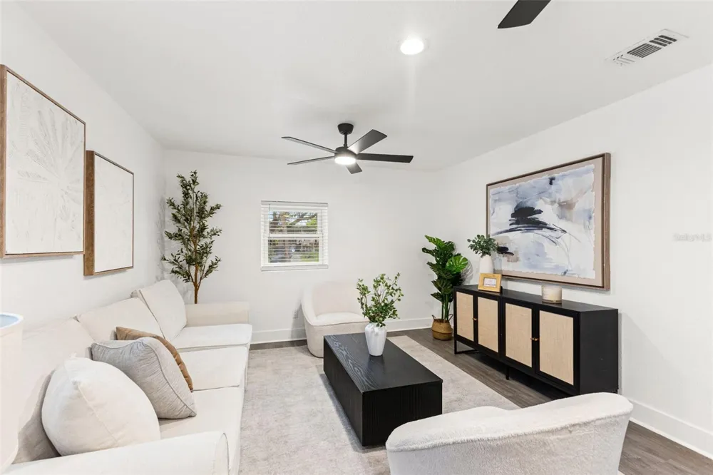 977 27TH AVENUE S St Petersburg, FL 33705