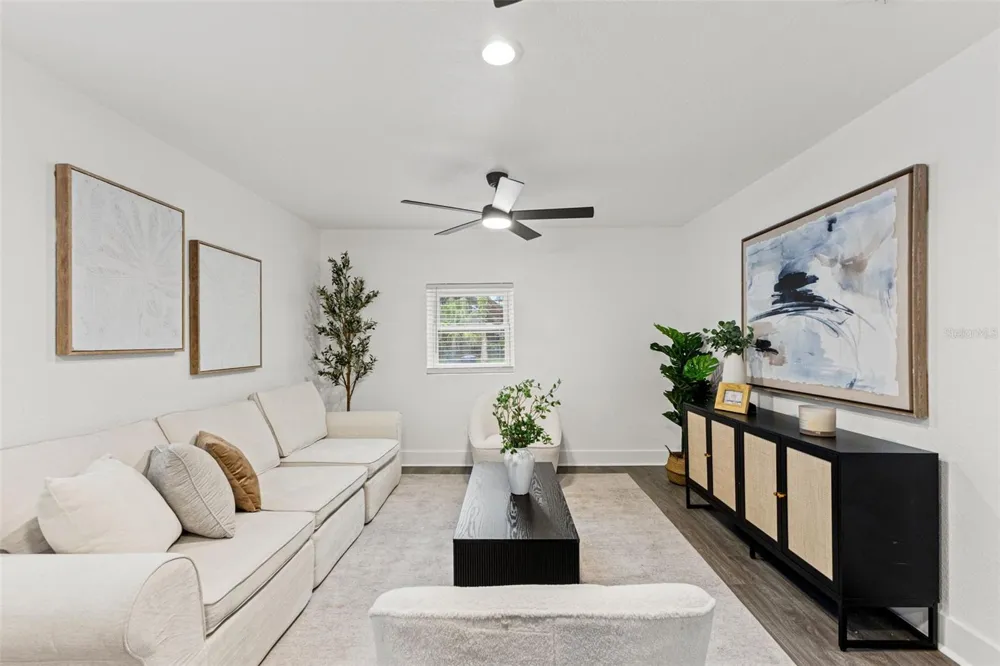977 27TH AVENUE S St Petersburg, FL 33705