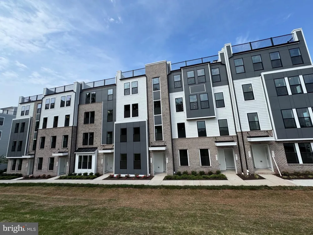 20804 CLOONGEE TERRACE Dulles, VA 20166