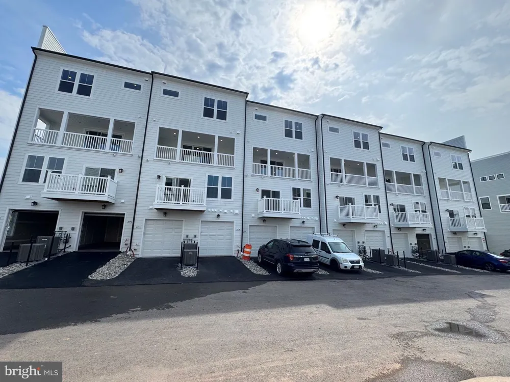 20804 CLOONGEE TERRACE Dulles, VA 20166