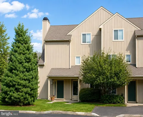 355 WOODLAKE DRIVE