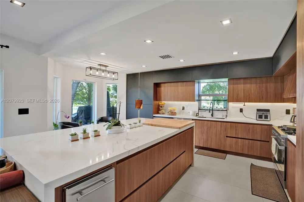 191 Alhambra Way Weston, FL 33326
