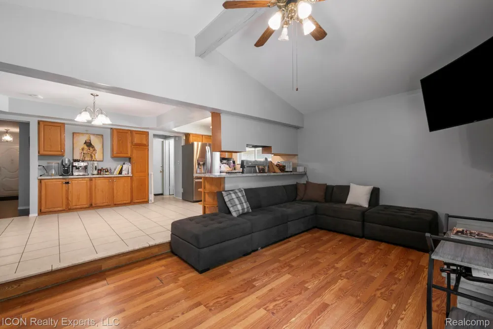 3053 Belcher Drive Sterling Heights City, MI 48310