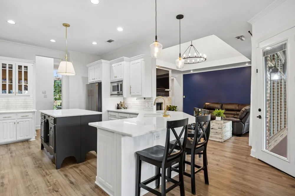 2430 Savanna Circle Midlothian, TX 76065
