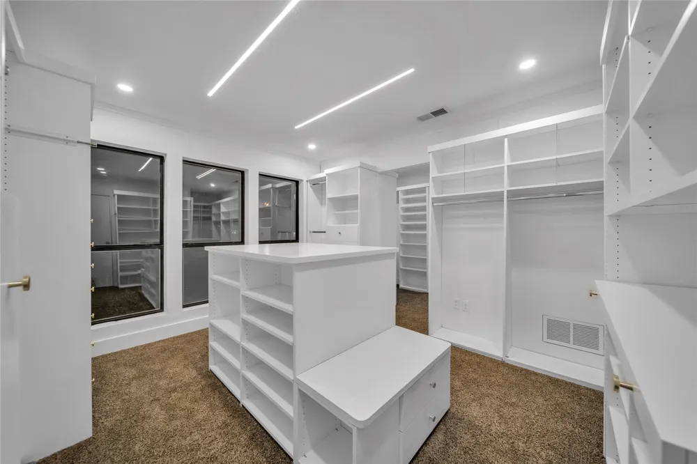 7001 Rocky Top Circle Dallas, TX 75252