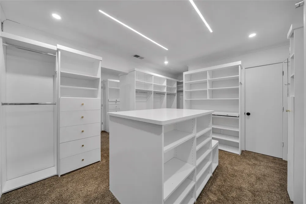 7001 Rocky Top Circle Dallas, TX 75252