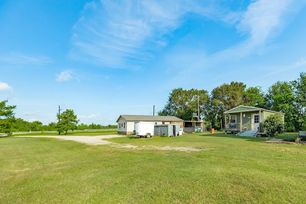 302 Britt Bailey Blvd Angleton, TX 77515