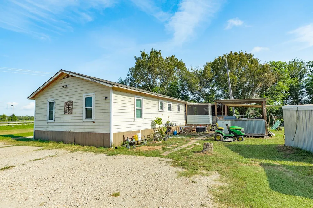 302 Britt Bailey Blvd Angleton, TX 77515