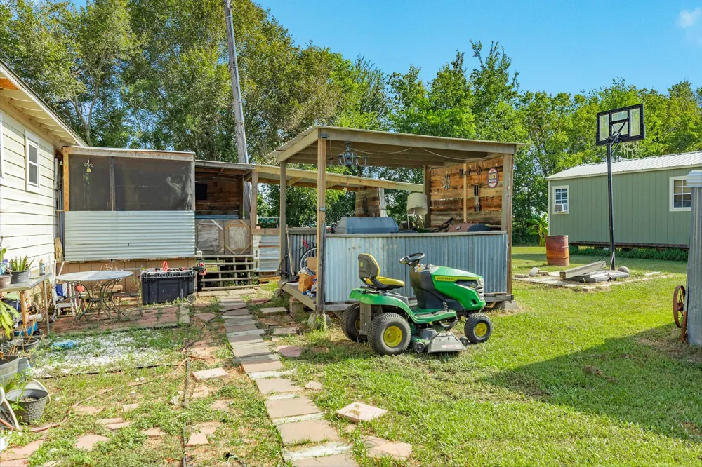 302 Britt Bailey Blvd Angleton, TX 77515