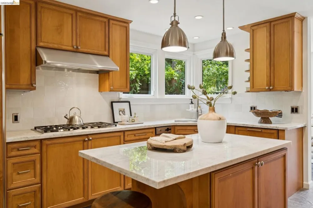 312 Saint James Drive Piedmont, CA 94611
