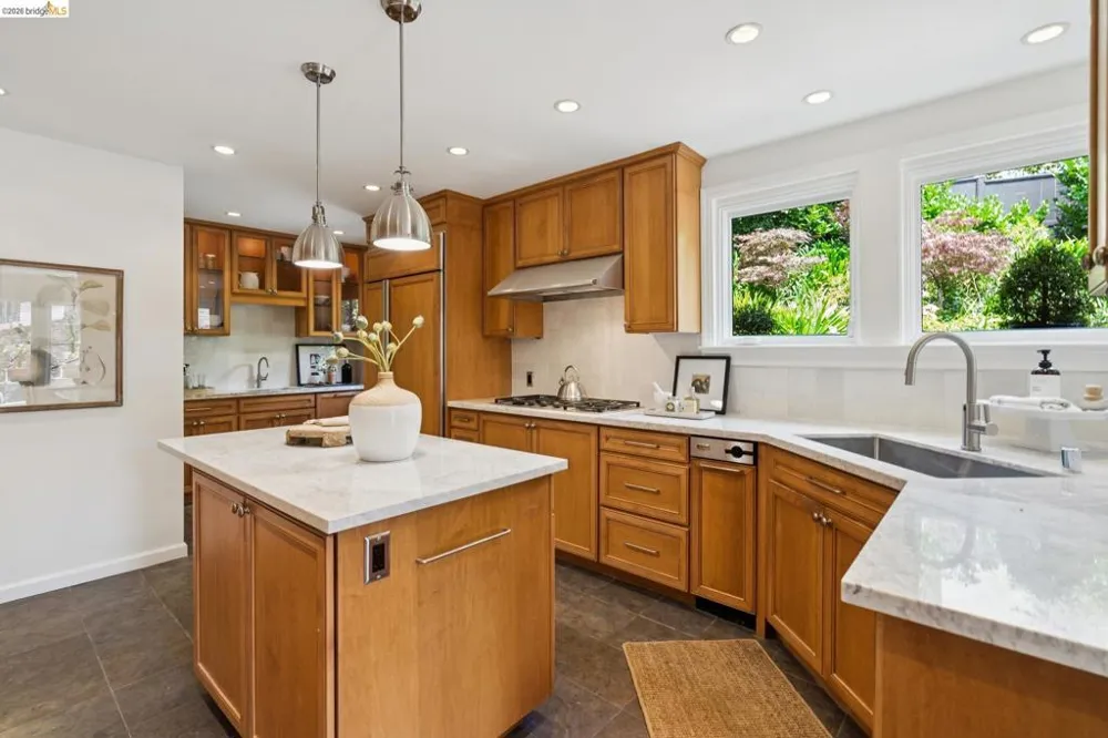 312 Saint James Drive Piedmont, CA 94611