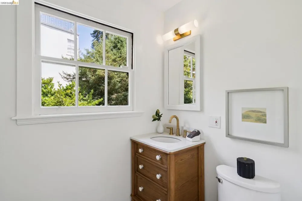 312 Saint James Drive Piedmont, CA 94611