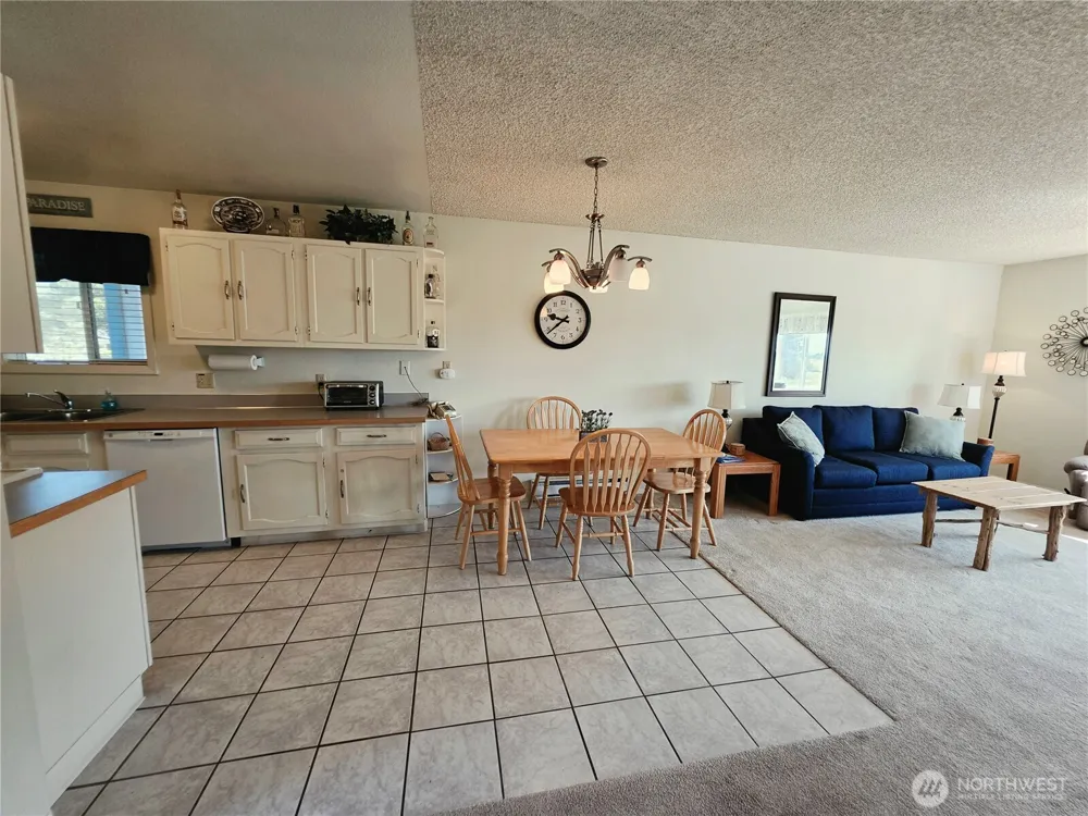 2210 26th Street NW #422 Long Beach, WA 98631