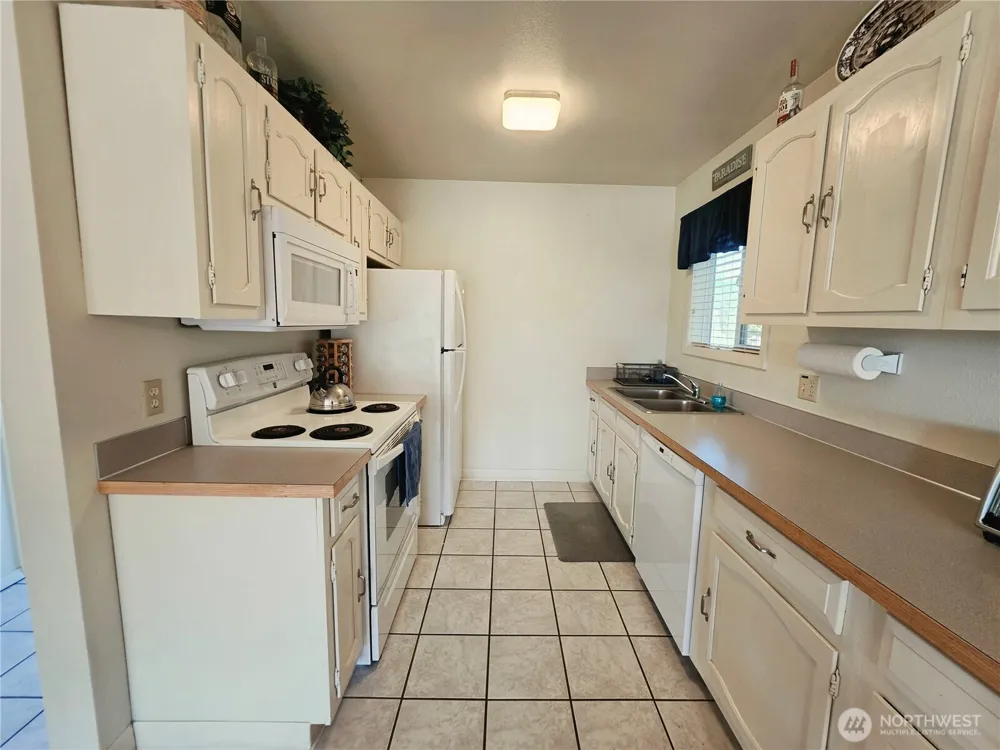 2210 26th Street NW #422 Long Beach, WA 98631