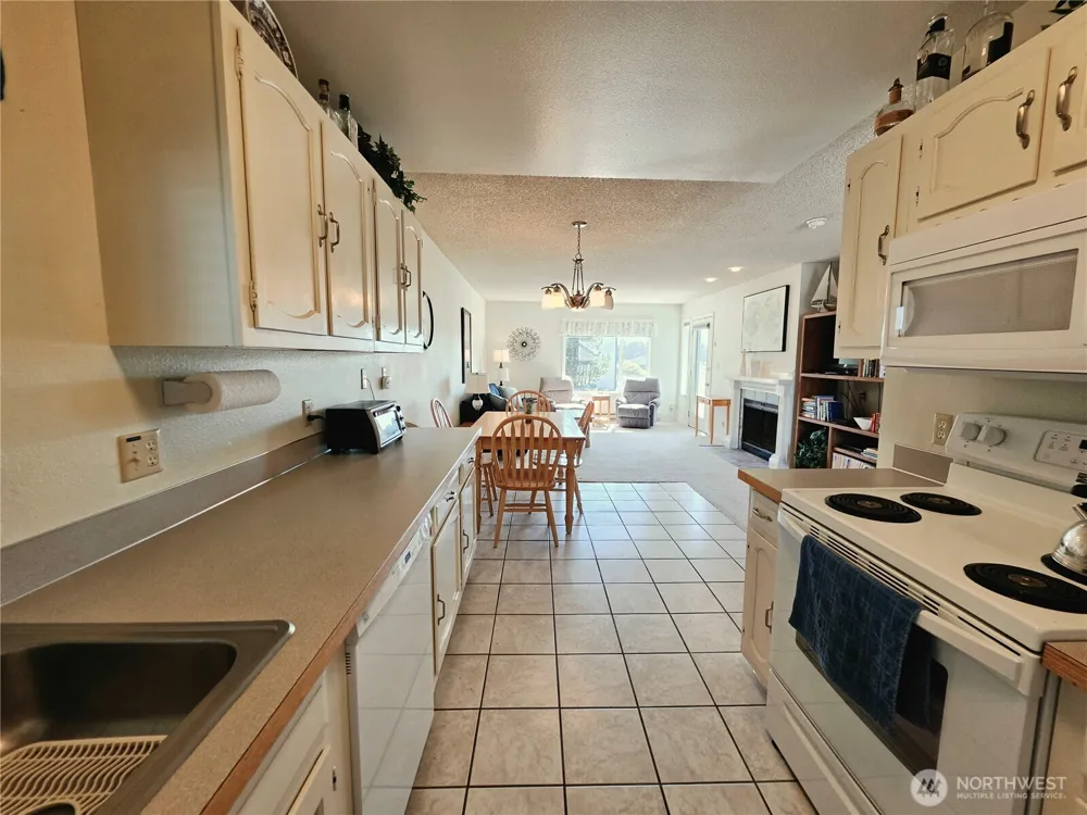 2210 26th Street NW #422 Long Beach, WA 98631