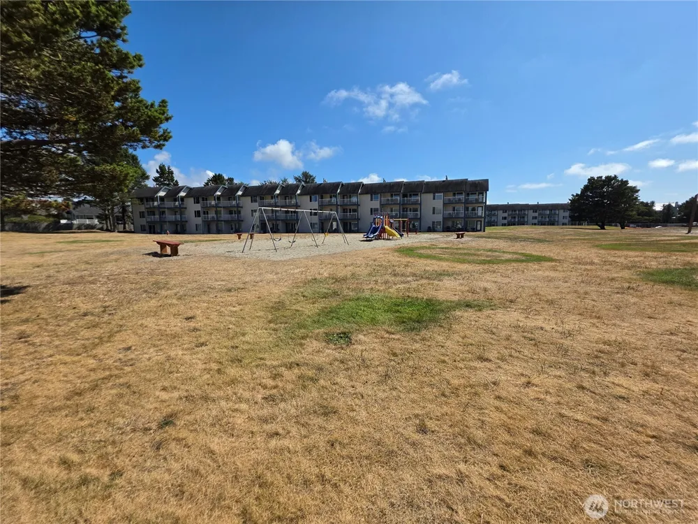 2210 26th Street NW #422 Long Beach, WA 98631