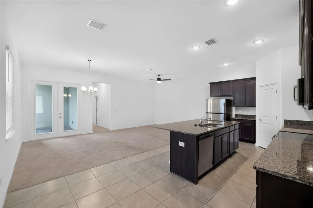 816 MIDDLETON STREET Debary, FL 32713