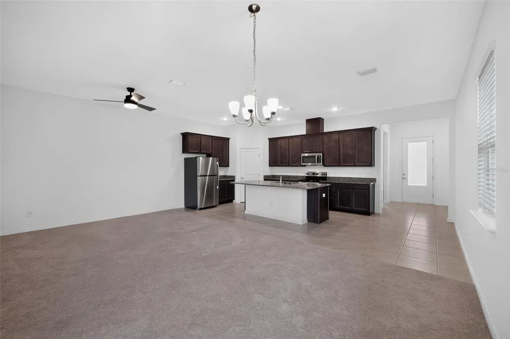 816 MIDDLETON STREET Debary, FL 32713