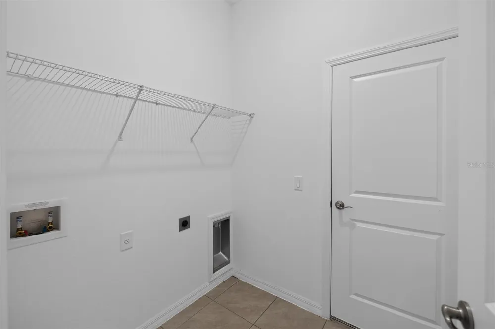 816 MIDDLETON STREET Debary, FL 32713