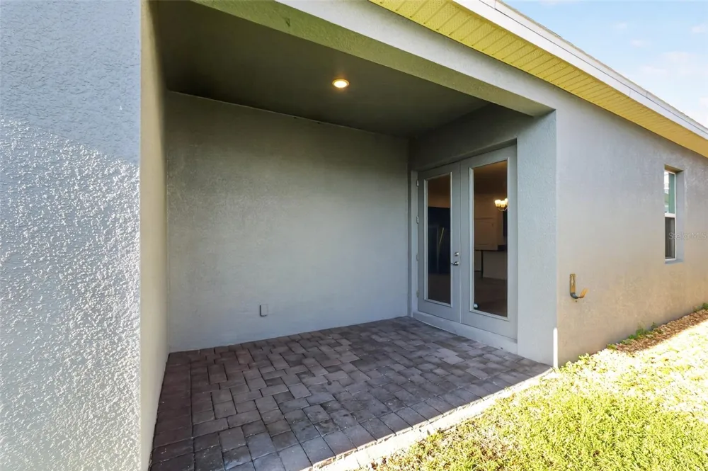 816 MIDDLETON STREET Debary, FL 32713