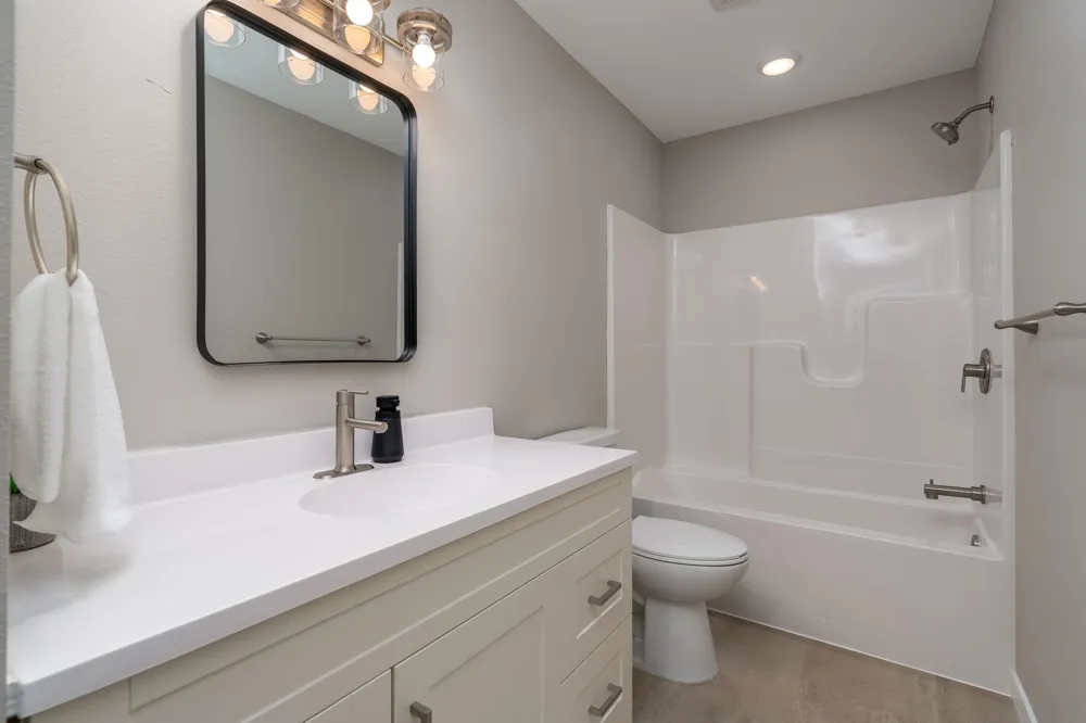 3121 Scotch Lane Mankato, MN 56001