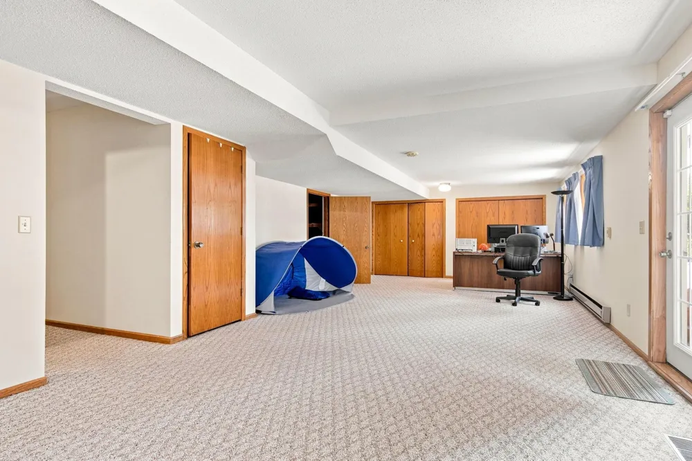 3017 Standridge Place Maplewood, MN 55109