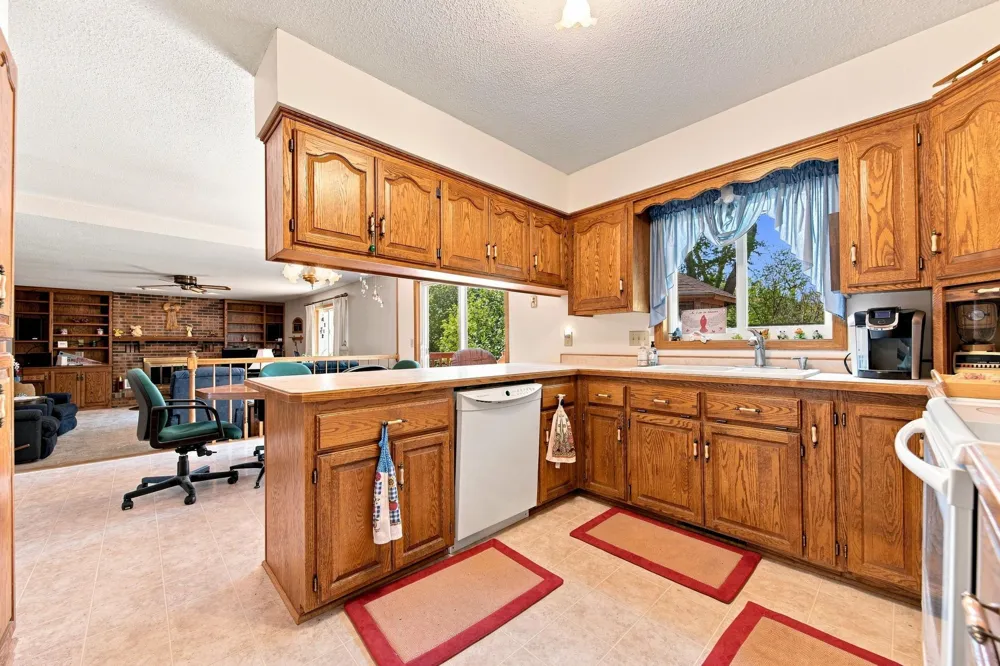 3017 Standridge Place Maplewood, MN 55109