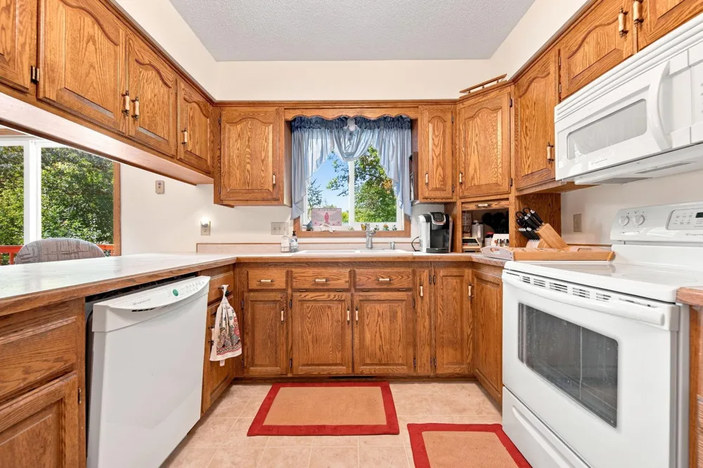 3017 Standridge Place Maplewood, MN 55109