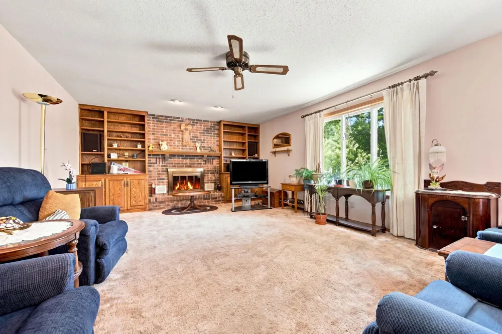 3017 Standridge Place Maplewood, MN 55109
